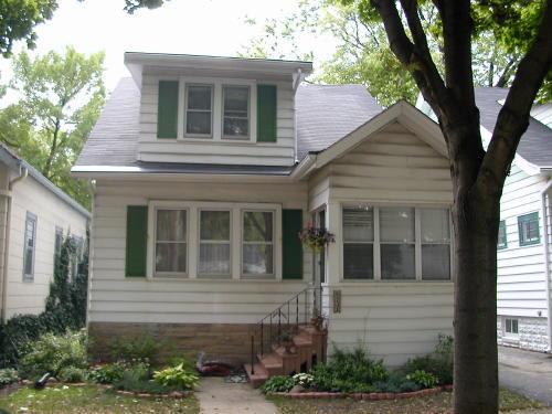 6931 Auburn Ave., Wauwatosa, WI 53213