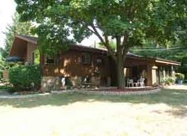 801 Oakwood Dr., Waukesha, WI 53186