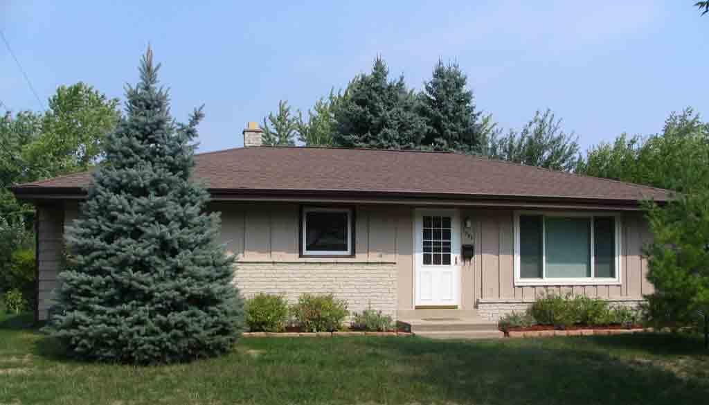 1388 Aldoro Dr., Waukesha, WI 53188