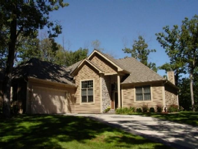1661 Royal Saint George Pl. #17-10, Geneva, WI 53147