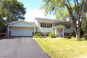 6044 Fayette Dr., Caledonia, WI 53402