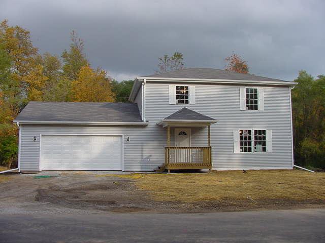 N2430 Bannecker Dr., Bloomfield, WI 53157