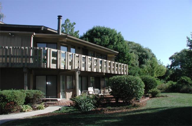 701F Country Club Dr., Fontana, WI 53125