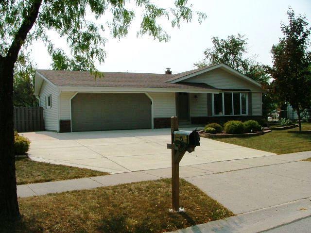 535 E Golden Ln., Oak Creek, WI 53154