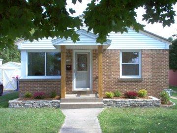 5618 N Dexter Ave., Glendale, WI 53209