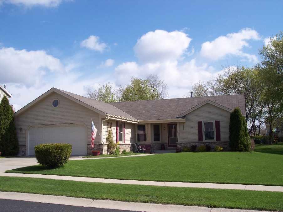 1267 W River Park, Mukwonago, WI 53149