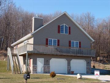 3301 Dubin Cir., West Bend, WI 53090