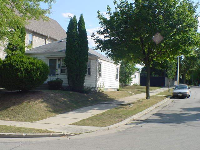 701 E Russell, Milwaukee, WI 53207