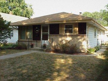 4858 N Mohawk Ave., Glendale, WI 53217