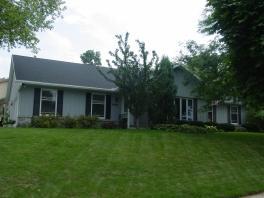 438 Cheshire Ln., Pewaukee, WI 53072