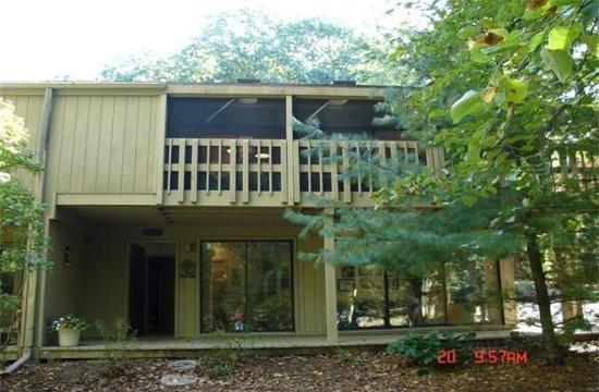 512 Tam O Shanter Dr. #D, Fontana, WI 53125