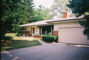 1922 N 124th St, Wauwatosa, WI 53226