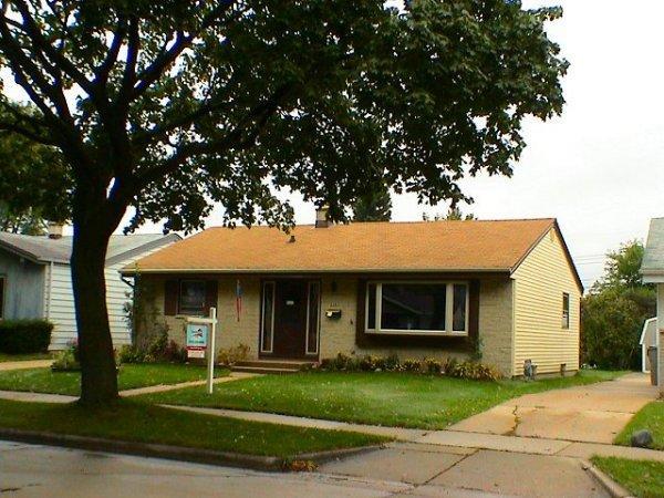 3587 S 93rd St., Milwaukee, WI 53228