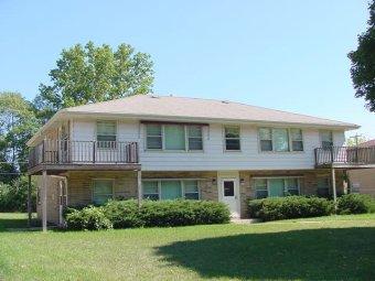 1518 N 116th St, Wauwatosa, WI 53226