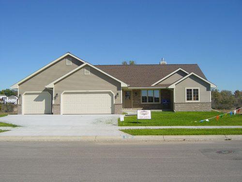 1080 Huron Way, Hartford, WI 53027