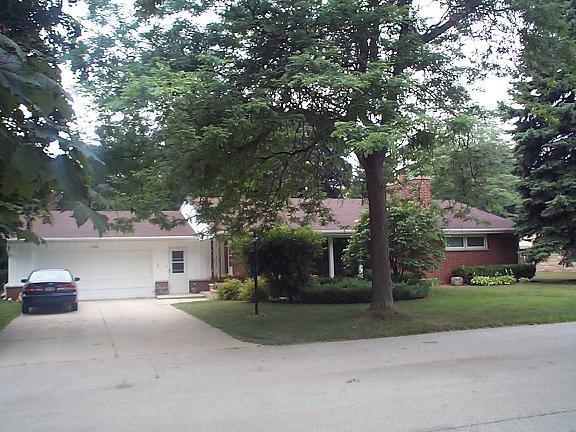 4226 S 14th St., Sheboygan, WI 53081