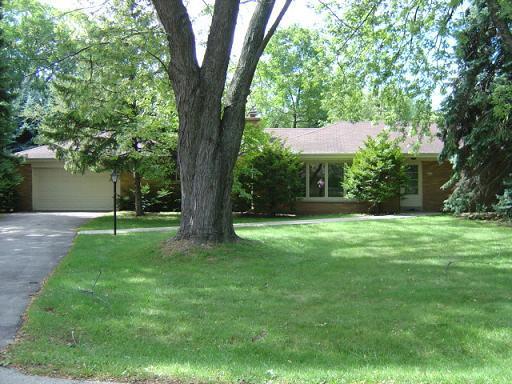 1715 Lone Oak Ln, Brookfield, WI 53045