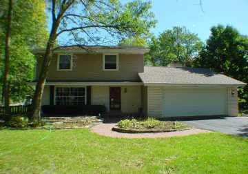 7384 N Chadwick Rd., Glendale, WI 53217