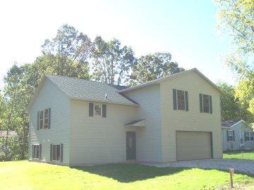 N1221 Spruce Dr., Bloomfield, WI 53157