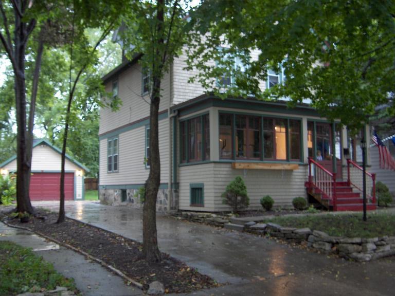 137 N James St, Waukesha, WI 53186