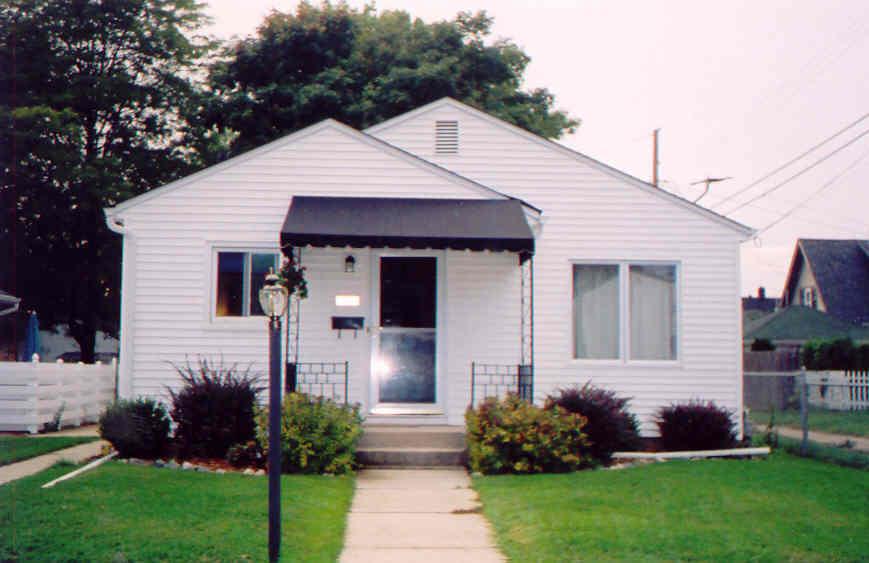 1612 West Lawn Ave., Racine, WI 53405
