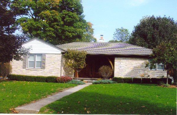 218 W Newhall, Waukesha, WI 53186