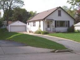 429 N 103rd St, Wauwatosa, WI 53226