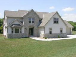W262N5509 Boden Ln, Lisbon, WI 53089