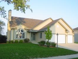 751 Summer Creek Rd., Oconomowoc, WI 53066