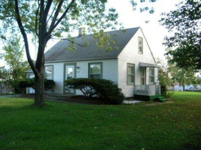 4902 S 28th St., Greenfield, WI 53221