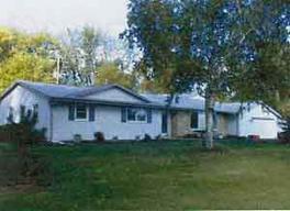 15846 W Chateau Dr., Menomonee Falls, WI 53051