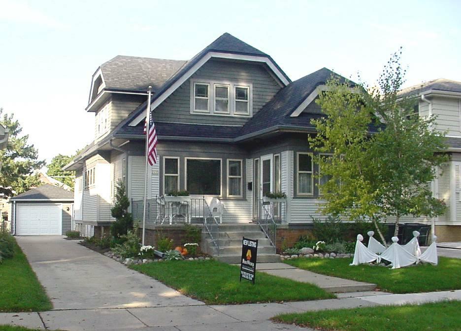 2533 N 63rd St., Wauwatosa, WI 53213