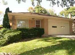 10212 W Nash St., Wauwatosa, WI 53222