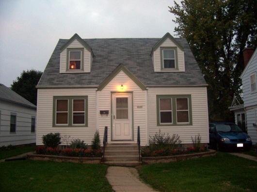 2645 N 65th St, Wauwatosa, WI 53213