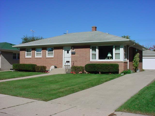 906 Carlton Dr., Racine, WI 53402