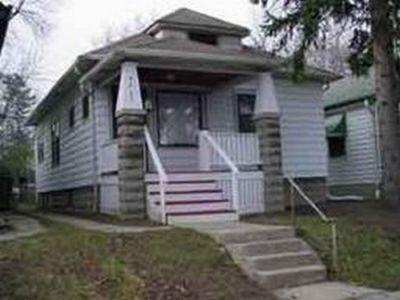 4933 N 38th St., Milwaukee, WI 53209