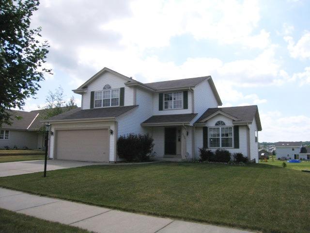 2324 Kestrel Ln, Waukesha, WI 53189