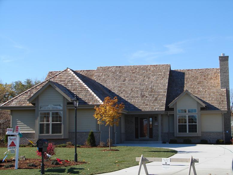 W170N7719 Trails End Ct, Menomonee Falls, WI 53051