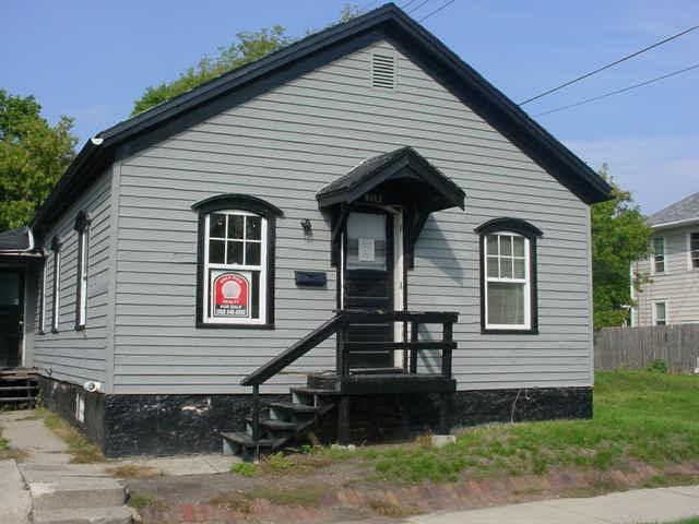 712 10th St., Racine, WI 53403