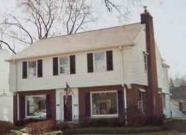 9233 Beverly Pl, Wauwatosa, WI 53226