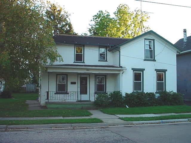 213 E Green St., Watertown, WI 53098