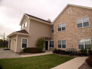 9375 S Cobblestone Way #B, Franklin, WI 53132