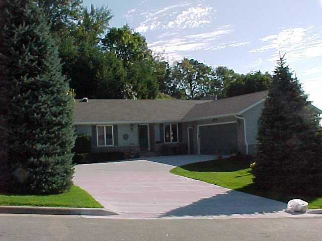 2042 Grandview Blvd, Onalaska, WI 54650