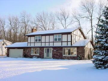 13795 W Wilbur Dr., New Berlin, WI 53151
