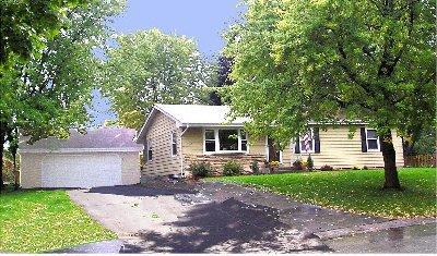 823 Evert, Pewaukee, WI 53072