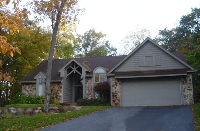 1851 Prestwick #19-04, Geneva, WI 53147