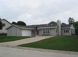 4390 S Regal Manor Dr., New Berlin, WI 53151
