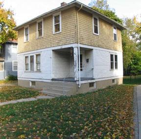 832 W Wisconsin Ave., Oconomowoc, WI 53066