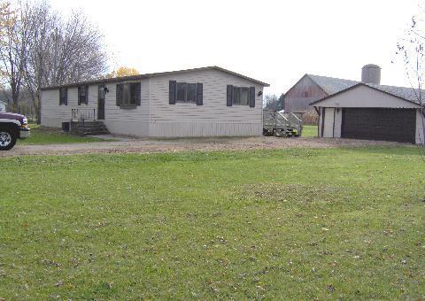 8049 N Hickory Rd., Deer Creek, WI 54922
