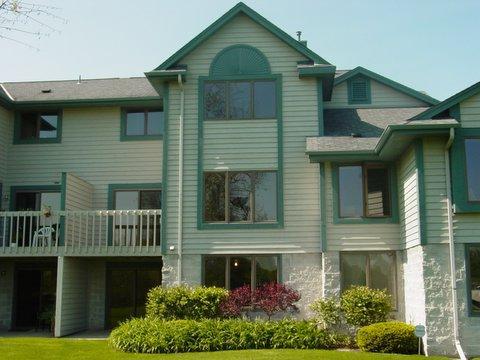 937 Bay View Cir., Mukwonago, WI 53149